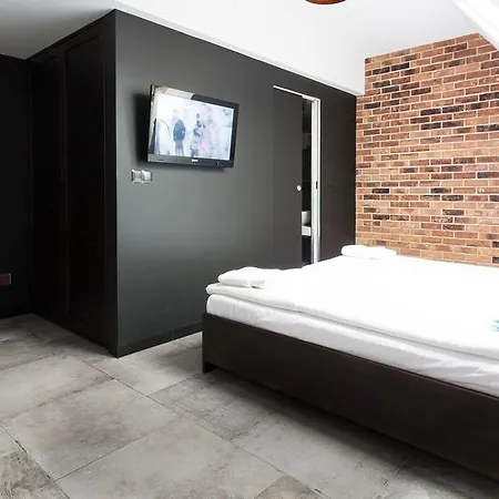 Mila Maris ホームステイ