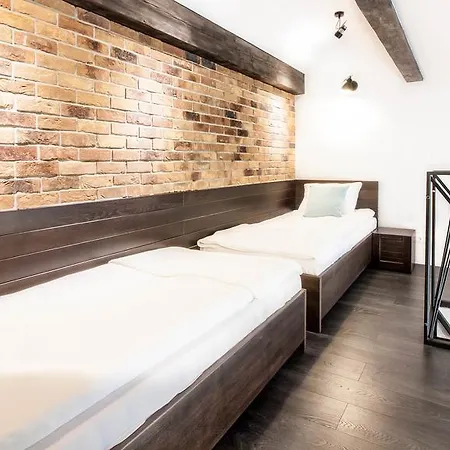 Mila Maris Проживание в семье