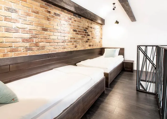 Mila Maris Проживание в семье