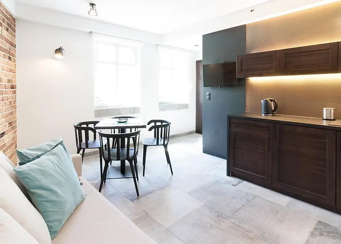 Проживание в семье Mila Maris